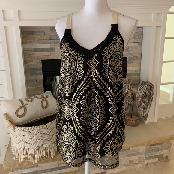 (🌷HOST PICK🌷)Xhilaration gold and black top - Picture 1 of 8